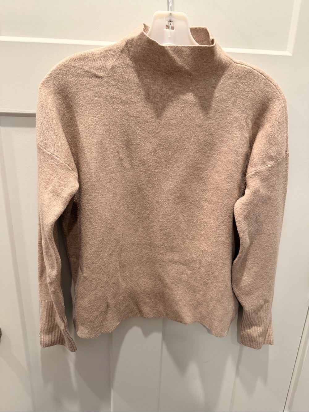 Tahari Beige Mock Neck Sweater Women’s Large Jeweled Rhinestone Cuff Buttons